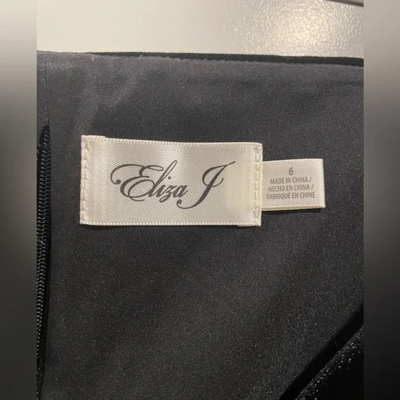 Off the shoulder velvet & crepe top - Picture 10 of 11